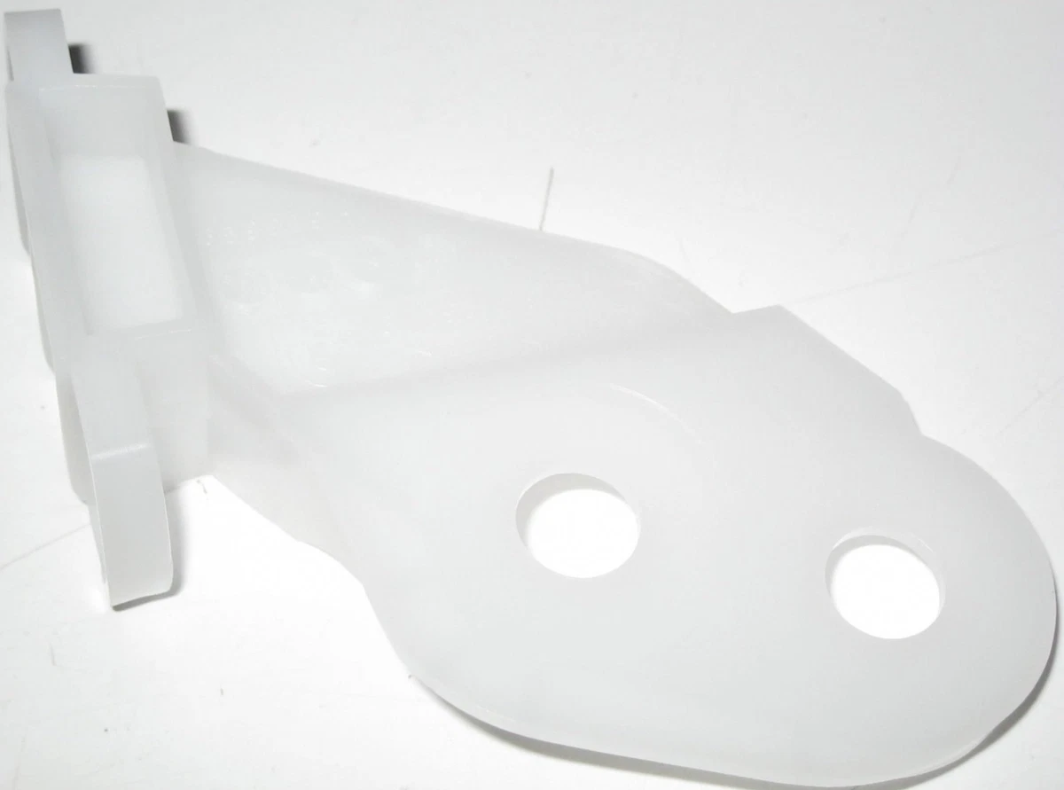 BMW E46 Front Right Bumper Side Mount Bracket 8195296 51118195296 