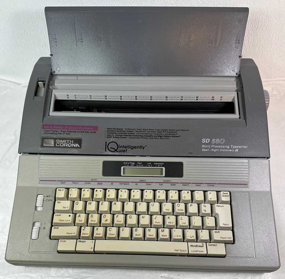 Smith Corona SD 680 Spell-Right IQ Dictionary Word Processor Vintage Typewriter - Image 2 of 4