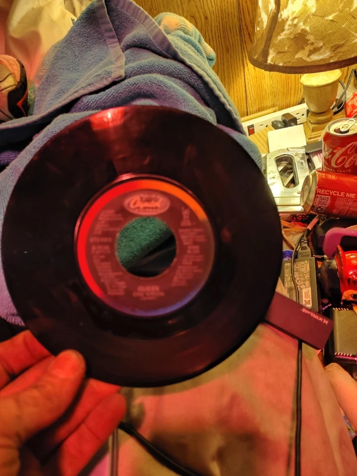 Queen - One Vision Blurred Vision 1985 Capitol B-5530 45RPM Picture Sleeve Foto 2 de 4