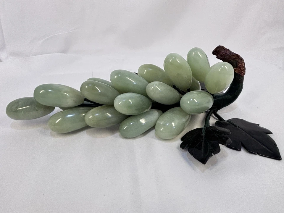 Racimo de uva italiano tallado vintage de jadita y alabastro hojas uvas fruta MCM Foto 2 de 4