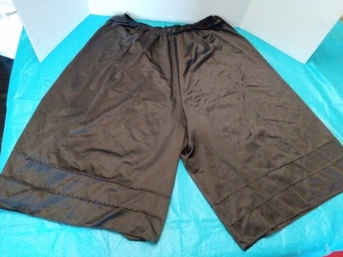 Vintage Half Pants Slip Pettipants Wondermaid  Size 1X Black Nylon
