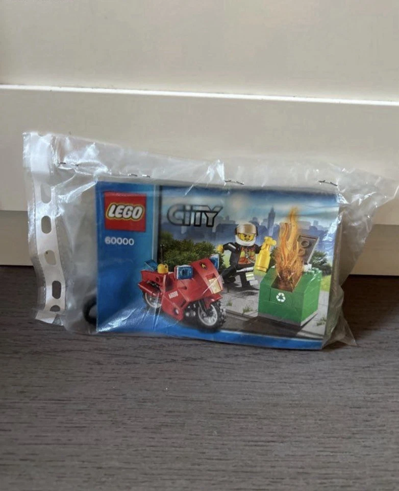 LEGO City 60000 Fire Motorcycle, photo 2 sur 2