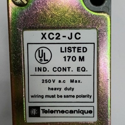 Telemecanique XC2-JC Heavy Duty Industrial Snap Action Switch 250V AC Metal