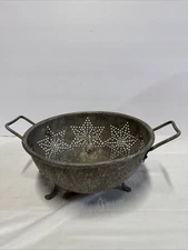 Vintage 3 Footed 7 Star Aluminum Colander 9 Inch  Farmhouse Cottage Granny Decor