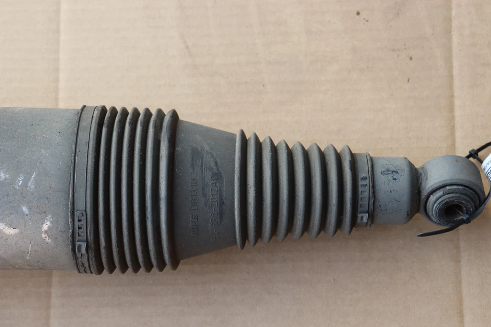 2010-2019 JAGUAR XJ REAR RIGHT AIR SUSPENSION SHOCK STRUT ABSORBER OEM - Image 3 of 4