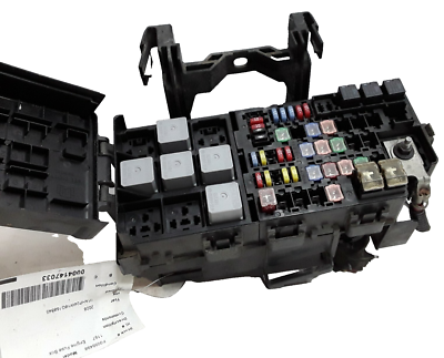 08 09 Ford Taurus engine fuse box assembly OEM