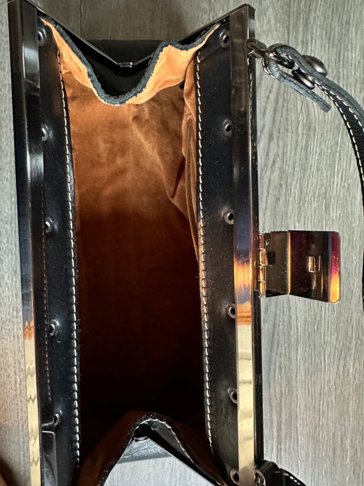 Beautiful Patricia Nash genuine Italian leather - image 10