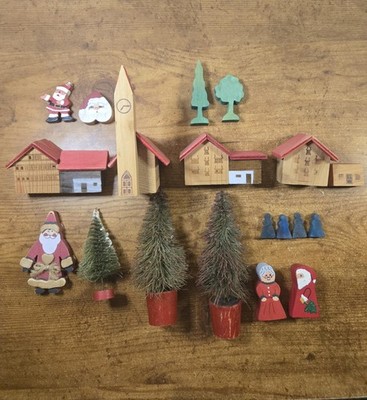 19 Pc. Wooden Christmas Village Piece Variety Lot, Preowned