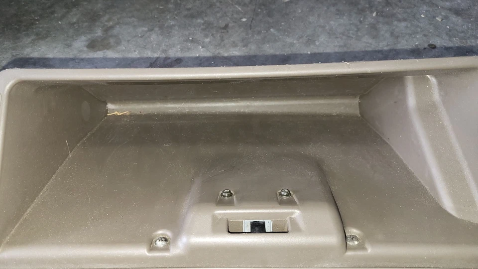 94-01 GUANTERA ACURA INTEGRA 2 Y 4 PUERTAS BEIGE OEM Foto 2 de 3