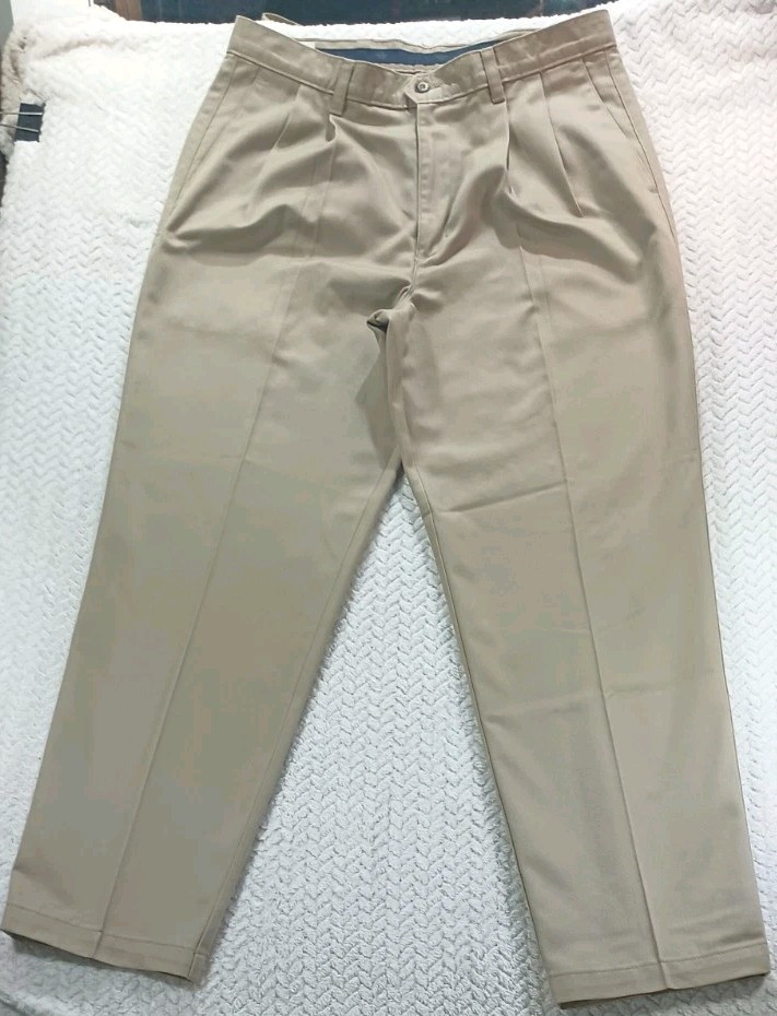 Dockers Mens Size 34X30 Classic Fit Khaki Casual Pants