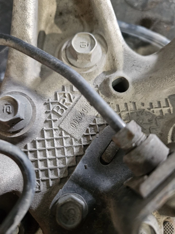 OEM 2013 2015 HONDA CIVIC ЗАДНИЙ КОСТЯШКИ ШПИНДЕЛЬ БАРАБАННЫЙ ТОРМОЗ ЗАДНИЙ правый пассажир - Изображение 2 из 4