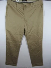 NEW Dockers Signature Khaki Pants Men 34x32 Beige Flat Front Straight Stretch