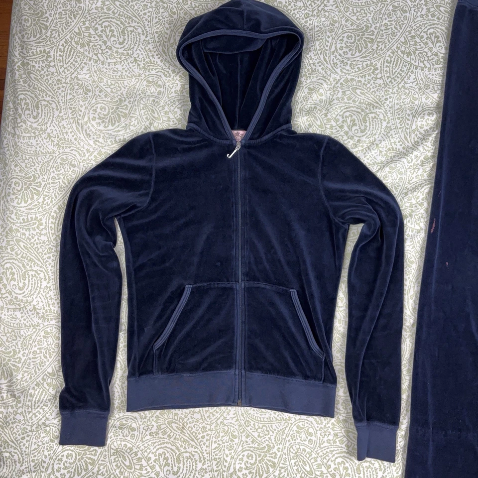 De Colección Y2K Juicy Couture Conjunto de Traje Deportivo Azul Marino Terciopelo Sudadera con Capucha Chaqueta Pantalones Acampanados EE. UU. Foto 2 de 4