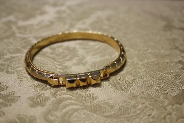 GUCCI Bracciale Vita Vita in pelle con borchie oro nuovo