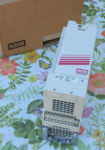 KEB Combivert 09.F5.G1D-3A0A Frequenzumrichter 1,5kW. 09F5G1D-3A0A