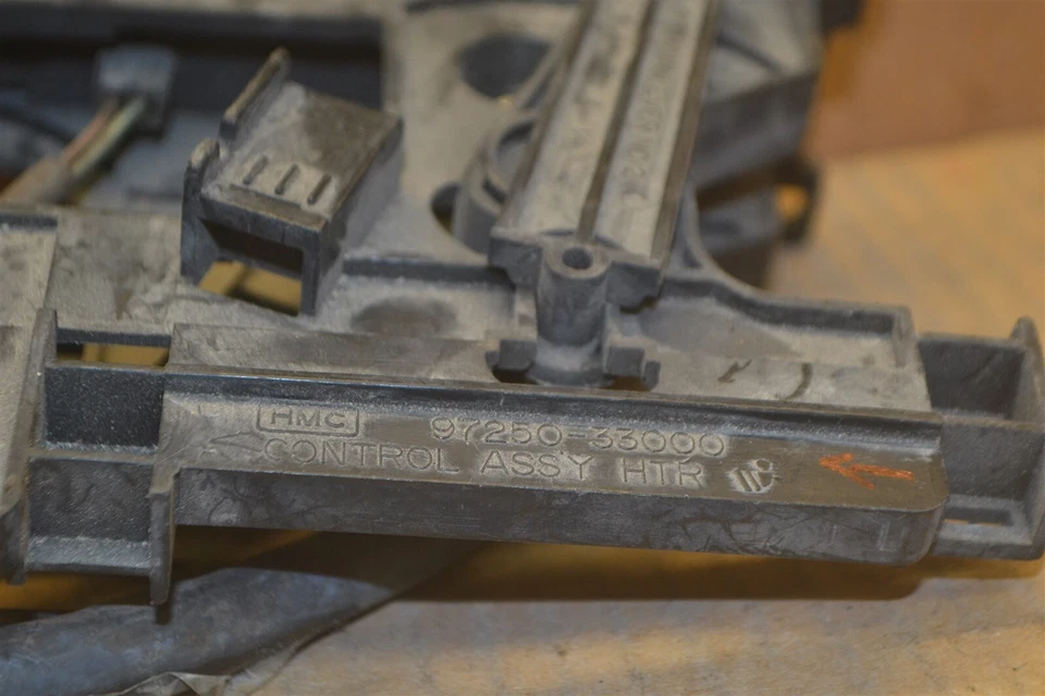 1990 Hyundai Sonata temperatura clima CA 9725033000 controle 546-Z5 Bx3 - Imagem 2 de 4