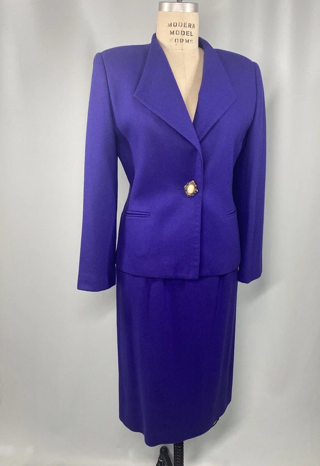 Mujeres Vintage Falda Traje TALLA 8 PEQUEÑO Púrpura Lana OLEG CASSINI Clásico Años 80 90 Foto 2 de 4