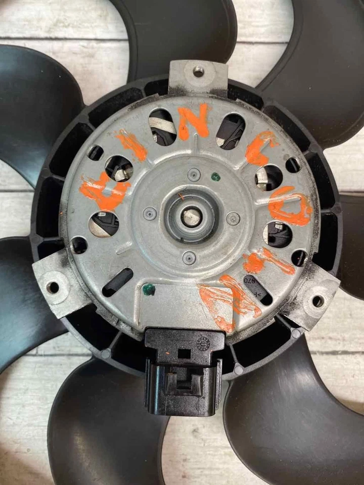 15 19 LINCOLN MKC CONJUNTO DE MOTOR VENTILADOR DE REFRIGERACIÓN ELECTRÓNICO OEM EJ738C607AC Foto 4 de 4