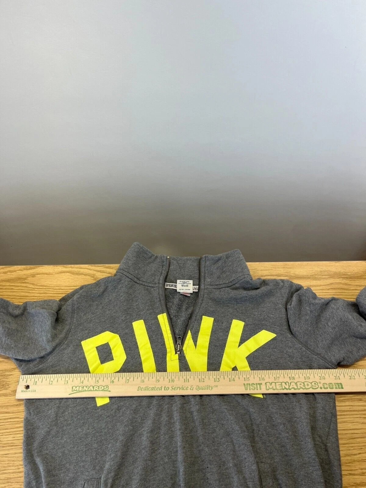 UNDERCOVER Felpa rosa Victoria Secret con cappuccio donna taglia Med grigia finto collo 1 4 zip manica lunga