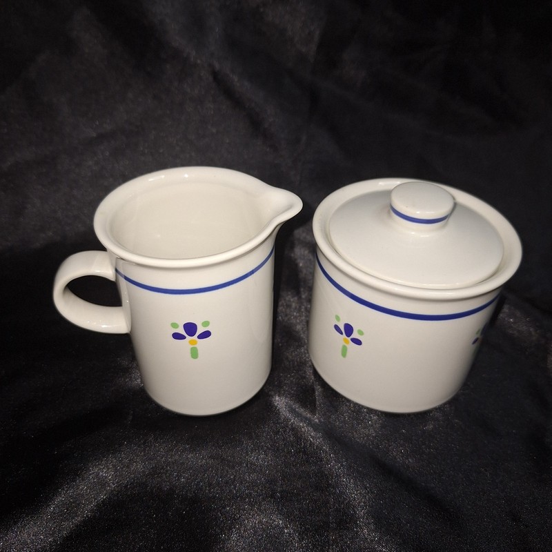 Vintage Avon Cream and Sugar Set~Fresh Flowers~Collectible~1987~Japan