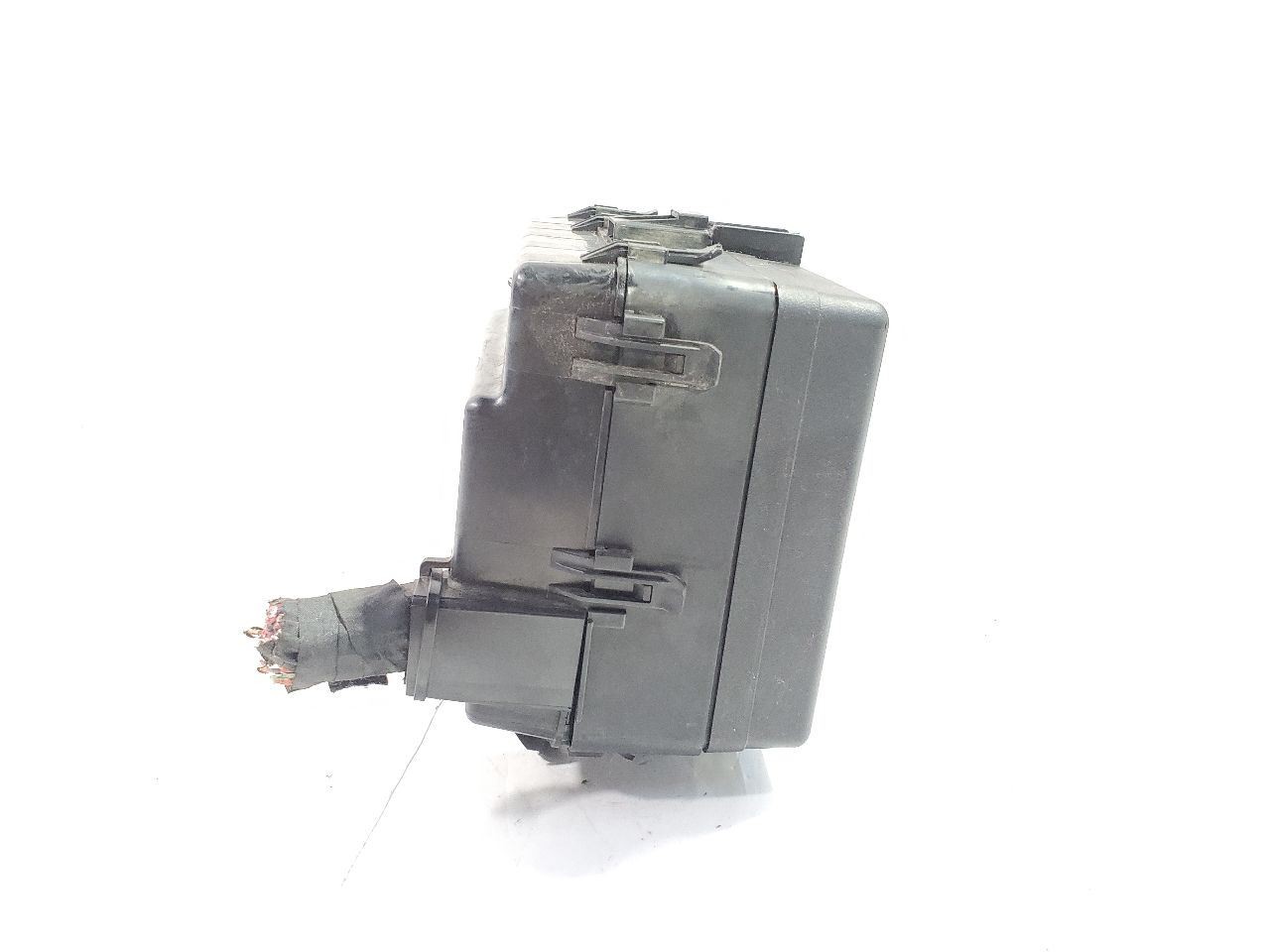 2017 Maserati Levante OEM Fuse Box 670035174