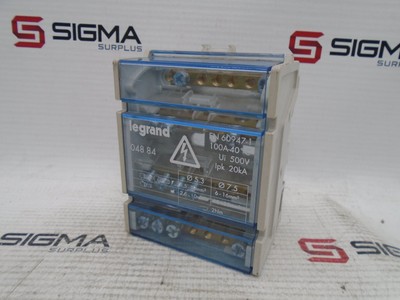 LEGRAND 048-84 POWER DISTRIBUTION BLOCK