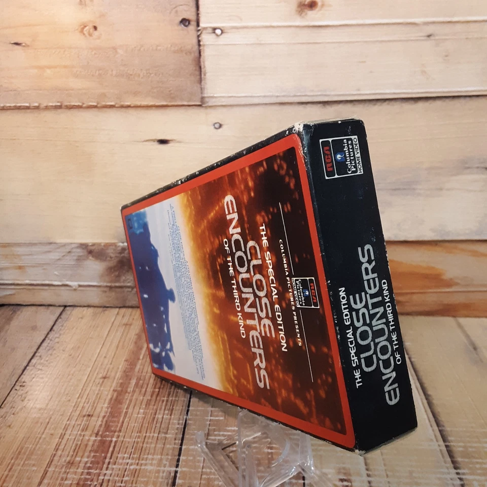 Close Encounters Of The Third Kind VHS Used Full Flap RCA Side Load - Image 3 of 4
