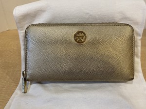 tory burch gold wallet