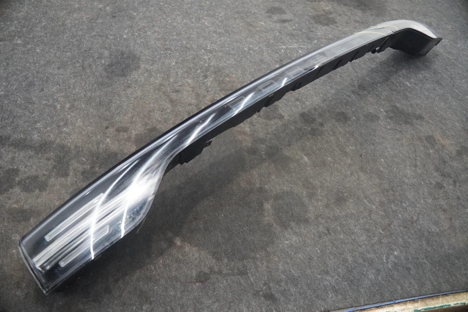 Центральный задний фонарь для задней двери багажника 9Y0945081AJ Porsche Cayenne 9YA *Примечание - Изображение 4 из 4