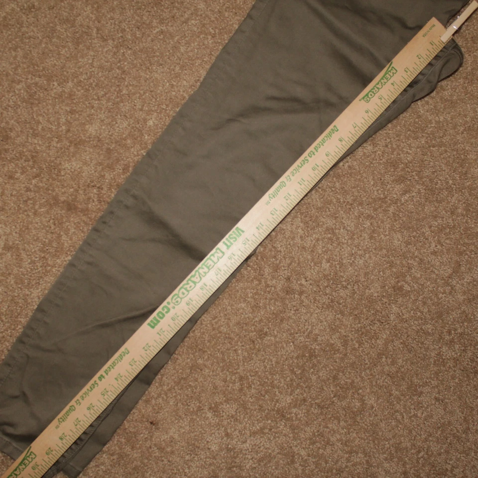 Pantalones para mujer American Rag Cie 9R verde chino pierna cónica  Foto 2 de 4