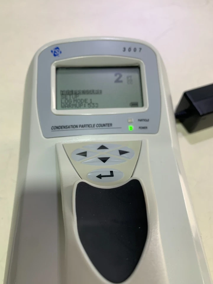 CONTADOR DE PARTÍCULAS DE CONDENSACIÓN PORTÁTIL MODELO 3007 CON ESTUCHE RÍGIDO - USADO Foto 3 de 4