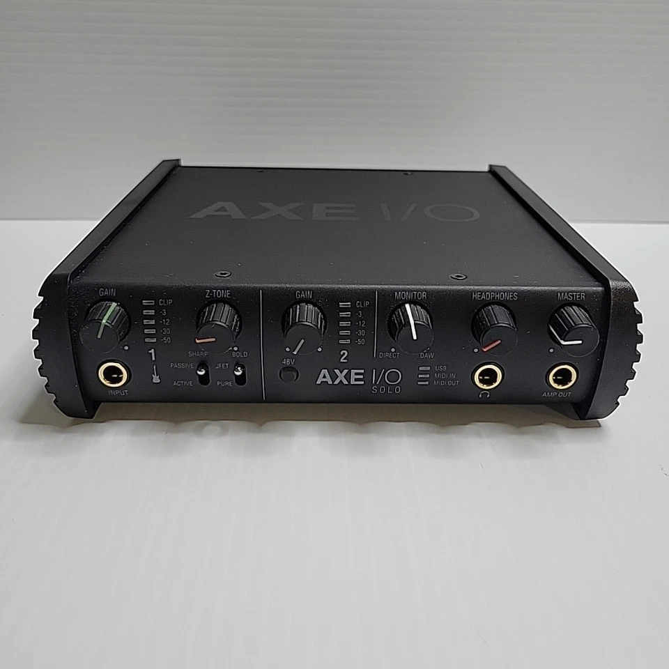 IK Multimedia AXE I/O SOLO Premium USB Guitar Audio/MIDI Interface - Image 4 of 4