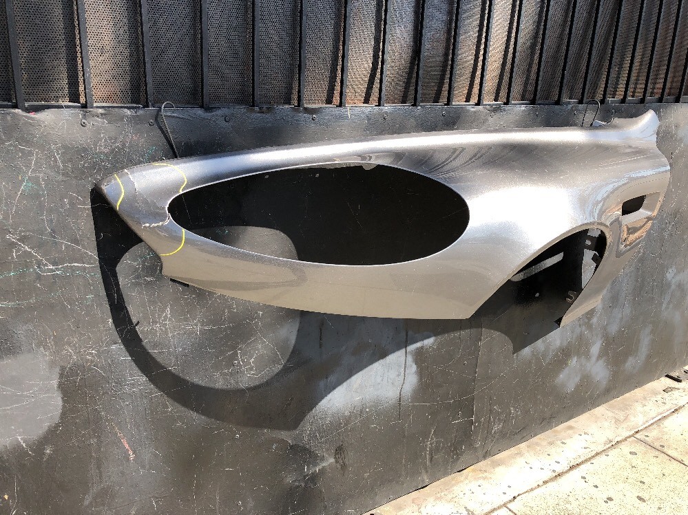 06-2010 ASTON MARTIN DB9 LH FENDER