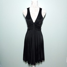 Diane von Furstenberg Dress size 6, Black Knit Deep V Full Skirt Cocktail Party