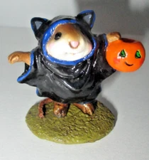 Wee Forest Folk Halloween BAT MOUSE Trick or Treat Pumpkin M-154 Figurine MINT