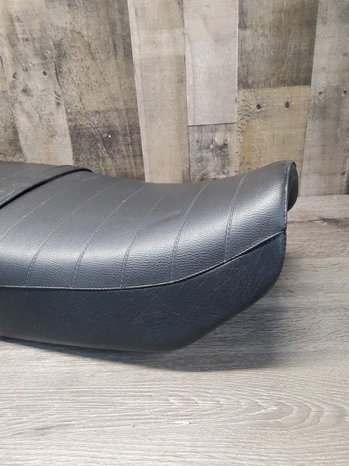 Sillín de asiento de pasajero Triumph Thunderbird 900 deportivo para conductor 2300221  Foto 4 de 4