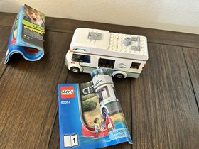 LEGO CITY: Camper Van (60057) MISSING MINIFIGURES AND BOAT