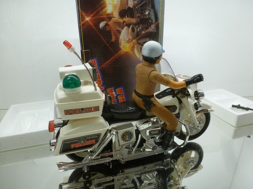 SUN TA TOYS ST-8700AP SUPER POLICE MOTORCYCLE BATTERY OPERATED -1:6- GOOD IN BOX - Imagen 10 de 15