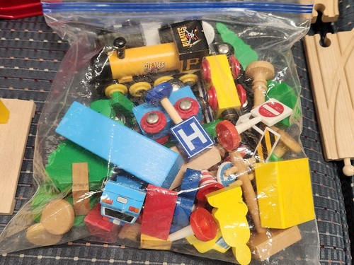 2003 Maxim Enterprise Wooden Track Set with Trains & Accessories - Picture 5 of 15
