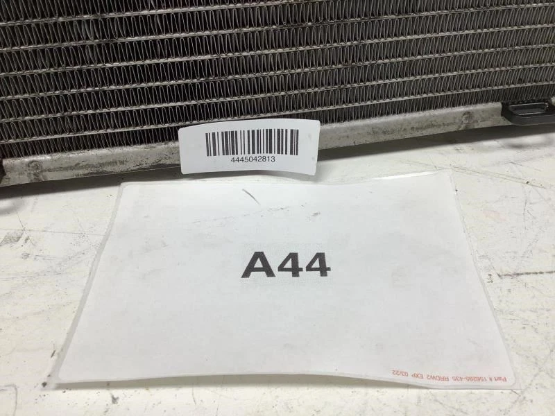 Volkswagen Touareg 2004 2005 radiador principal 3,2 L OEM+ Foto 4 de 4