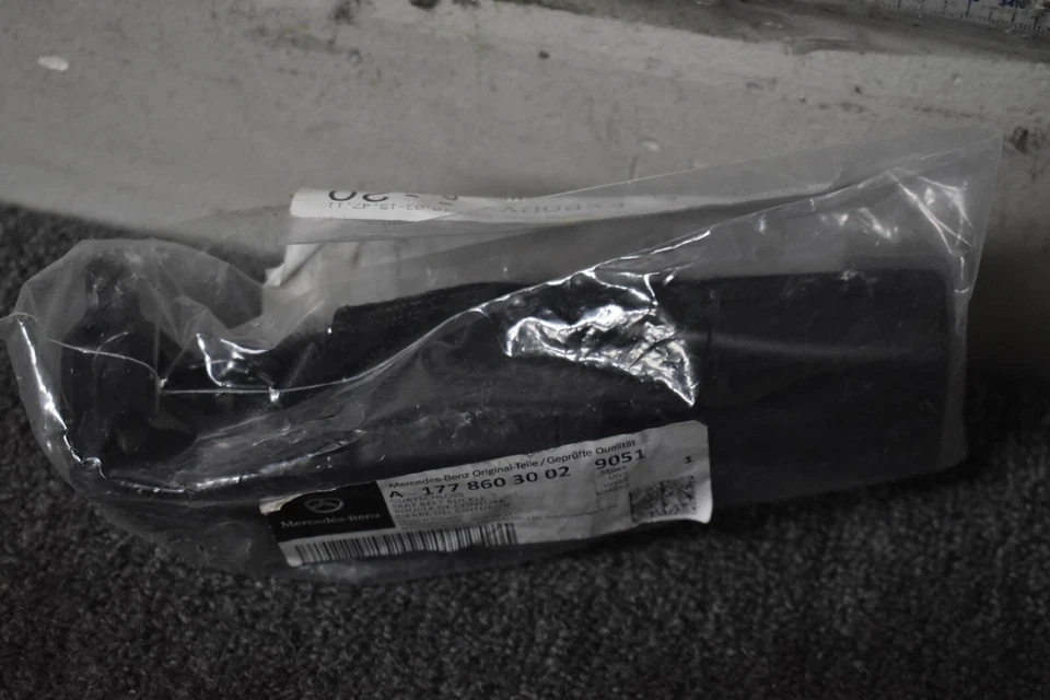 Mercedes Benz A220 2019-2022 4 Matic cinturón de seguridad delantero derecho retícula fabricante original Foto 2 de 4