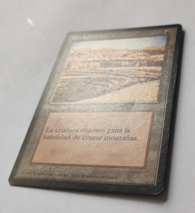 Burrowing Mtg MISPRINT. Printed with Strip Mine picture and background. Spanish  - Imagen 4 de 4