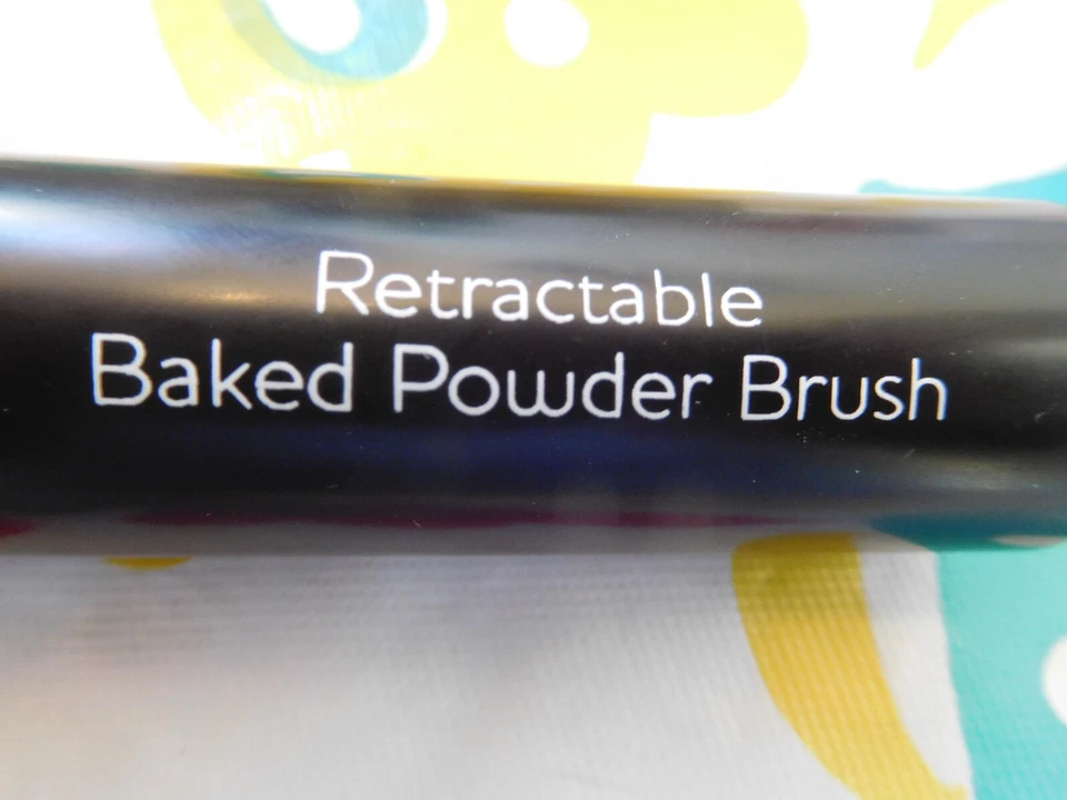 Laura Geller Blush n Brighten - Pink Grapefruit - Bronzer Medium & Brush- FREESH - Image 2 of 4