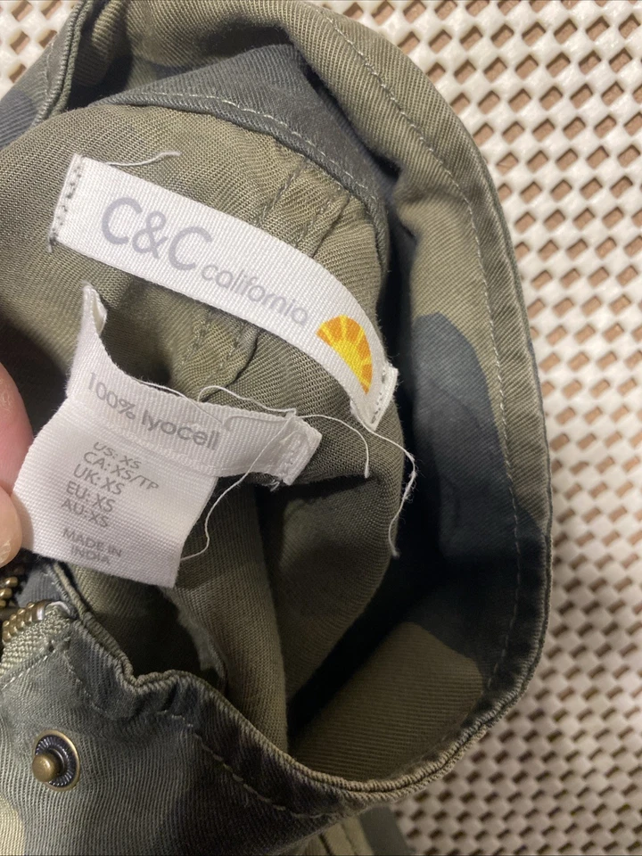 C&C California Women's Army Camo Mock Neck Full Zip Lyocell Utility Jacket XS - Image 4 of 4