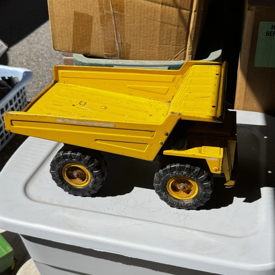 1970’s Tonka Mighty Dump Truck Vintage Yellow Pressed Steel 19” X 10” X 8” - Image 2 of 4