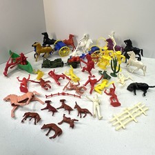 Lot of Vintage Cowboys  Indians Plastic Figures w/ Horses  Fences See Pictures