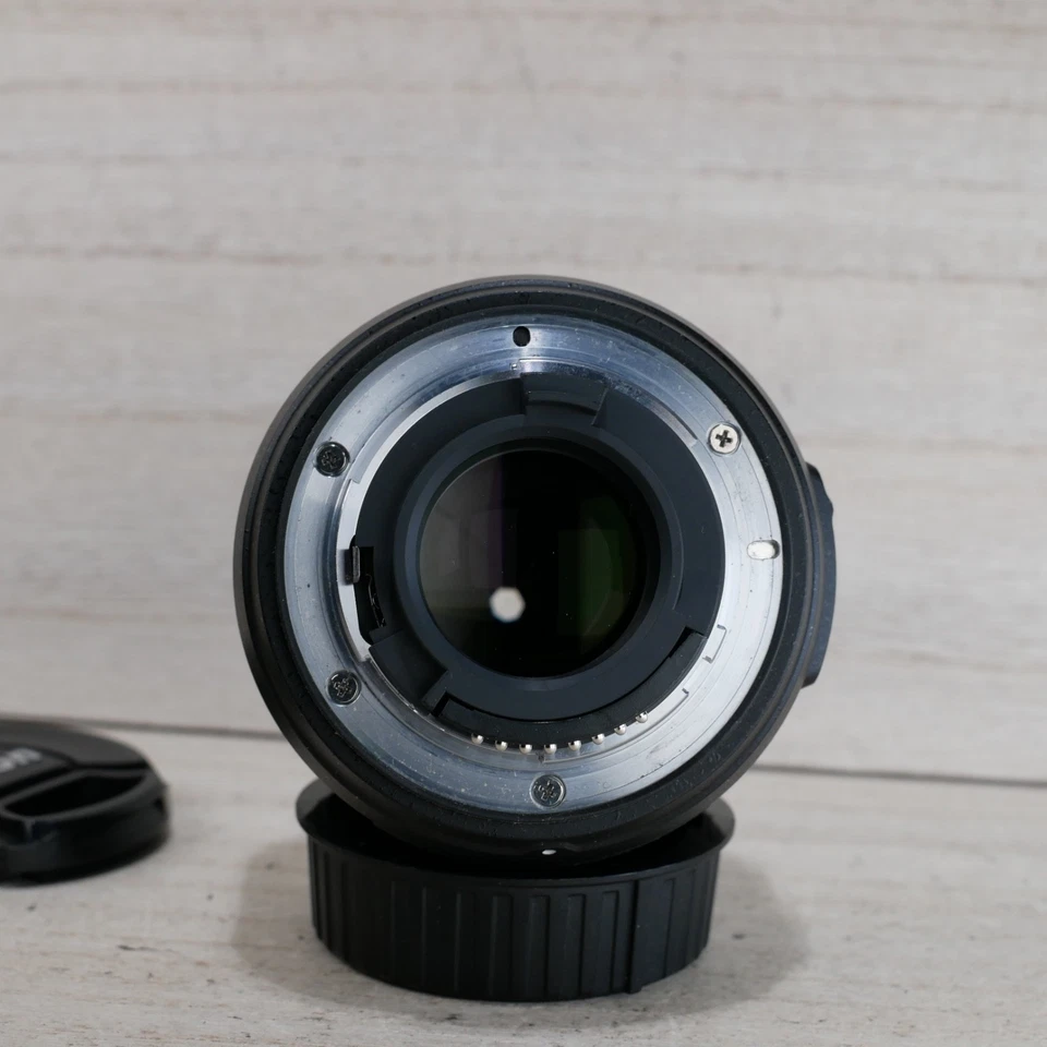 Lente Nikon 35 mm F/1,8G AF-S DX Foto 3 de 4