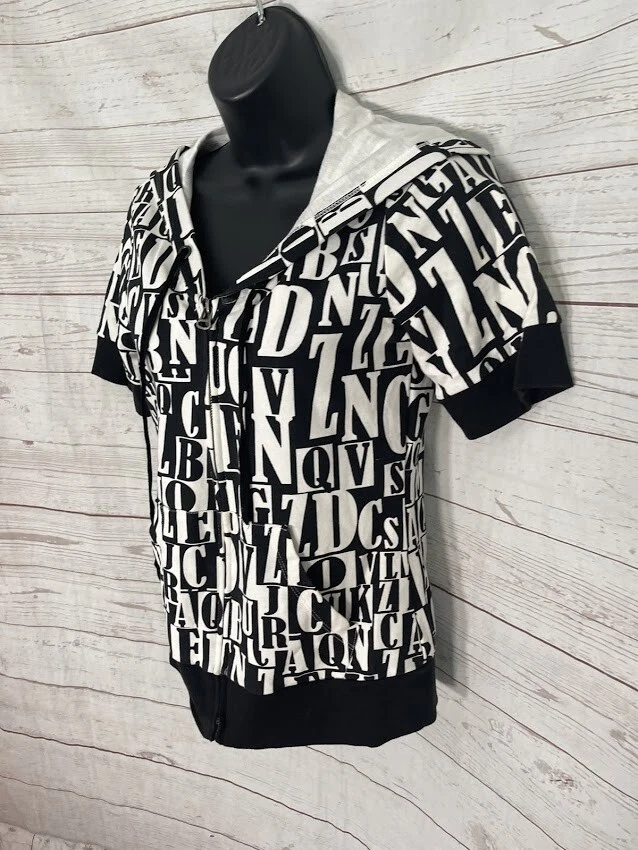 Moletom com capuz Forever 21 feminino zíper completo manga curta preto/branco tamanho P - Imagem 2 de 4