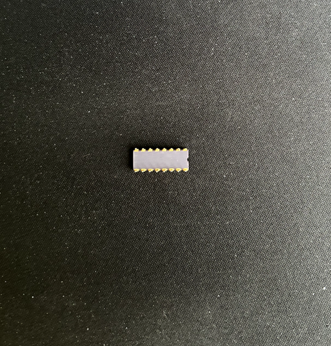 Rare National Semiconductor INS4004D – Purple Ceramic Gold Intel 4004 CPU Clone - Photo 3/3