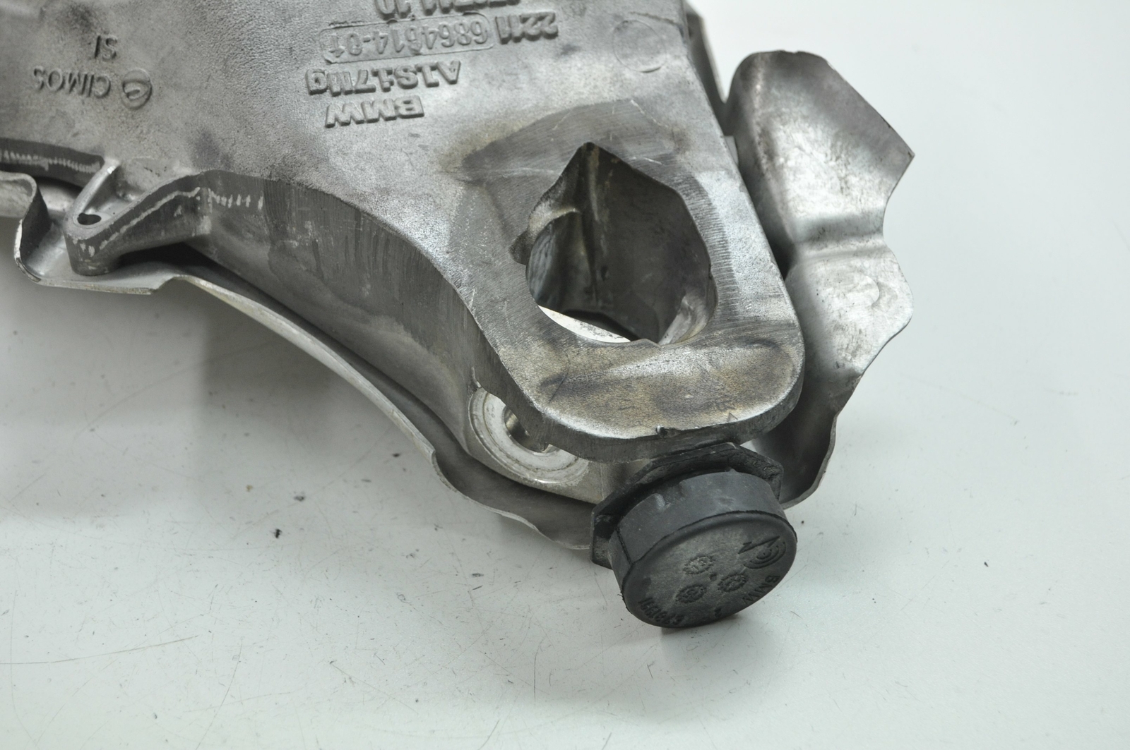 BMW X5 F15 xDrive 30d 2014 LHD Engine Bracket Right Side  